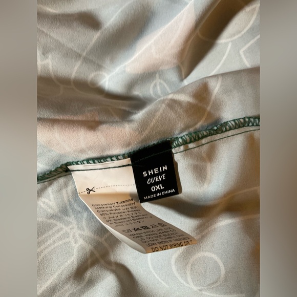 Designer Button Down Shirt (0XL) - Picture 2 of 3